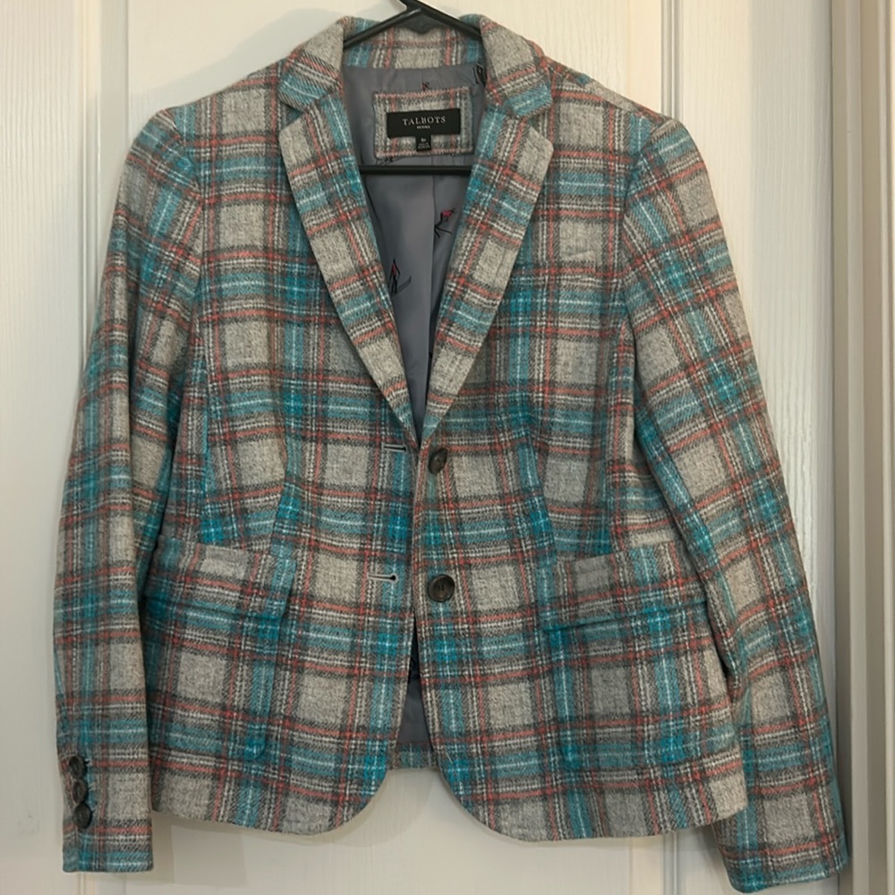 Talbots blazer. Very nice! Skiers print on interior.